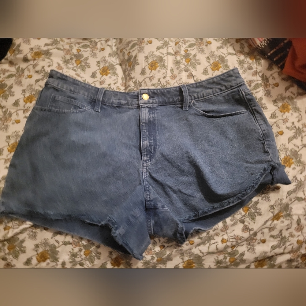 Vintage Mom Jean Style Shorts--Universal Thread